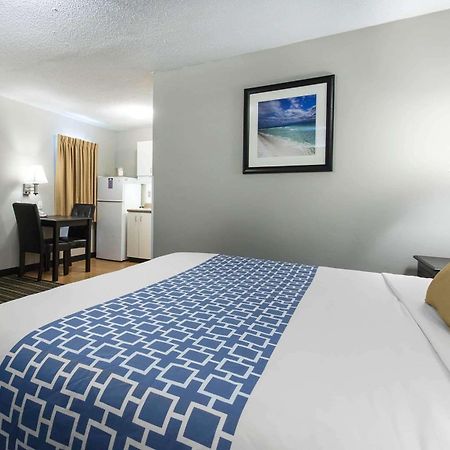 Warrington Suburban Extended Stay Hotel Naval Base Area מראה חיצוני תמונה