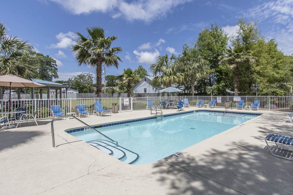 Warrington Suburban Extended Stay Hotel Naval Base Area מראה חיצוני תמונה