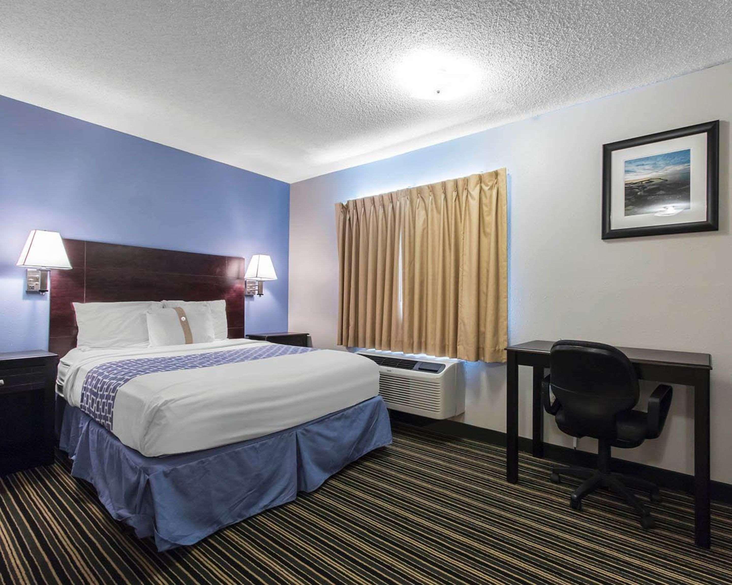 Warrington Suburban Extended Stay Hotel Naval Base Area מראה חיצוני תמונה