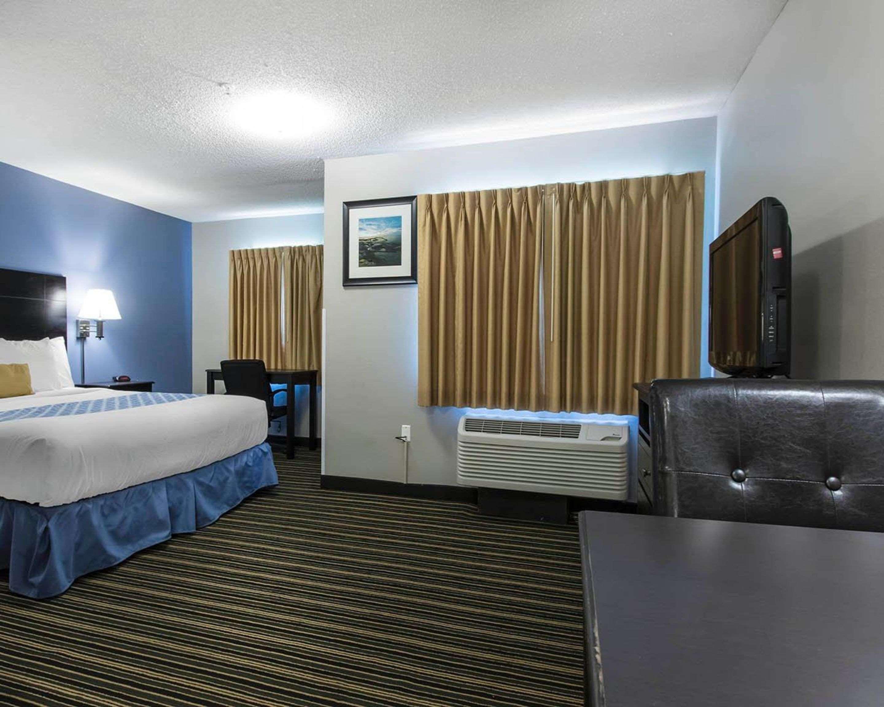 Warrington Suburban Extended Stay Hotel Naval Base Area מראה חיצוני תמונה