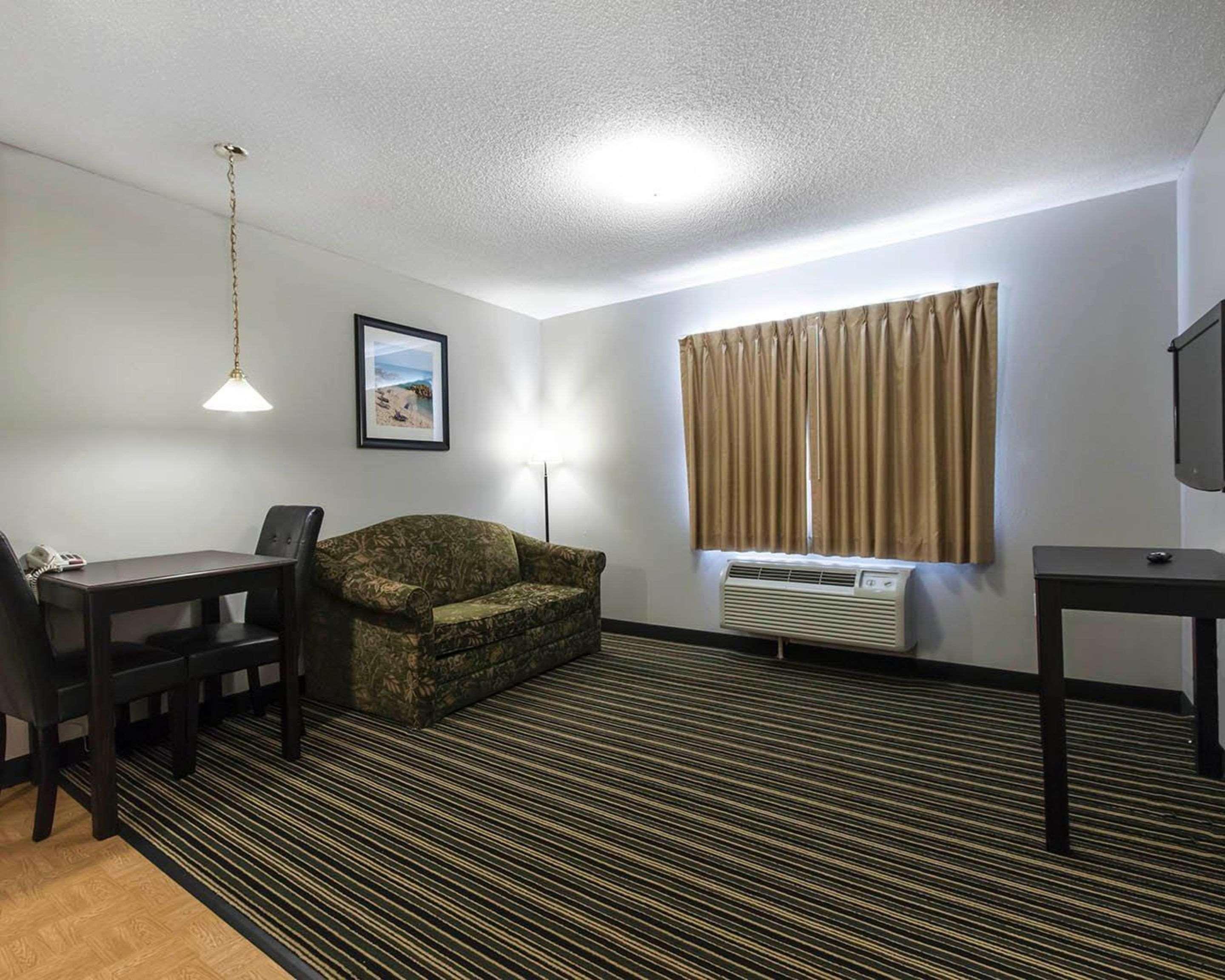 Warrington Suburban Extended Stay Hotel Naval Base Area מראה חיצוני תמונה