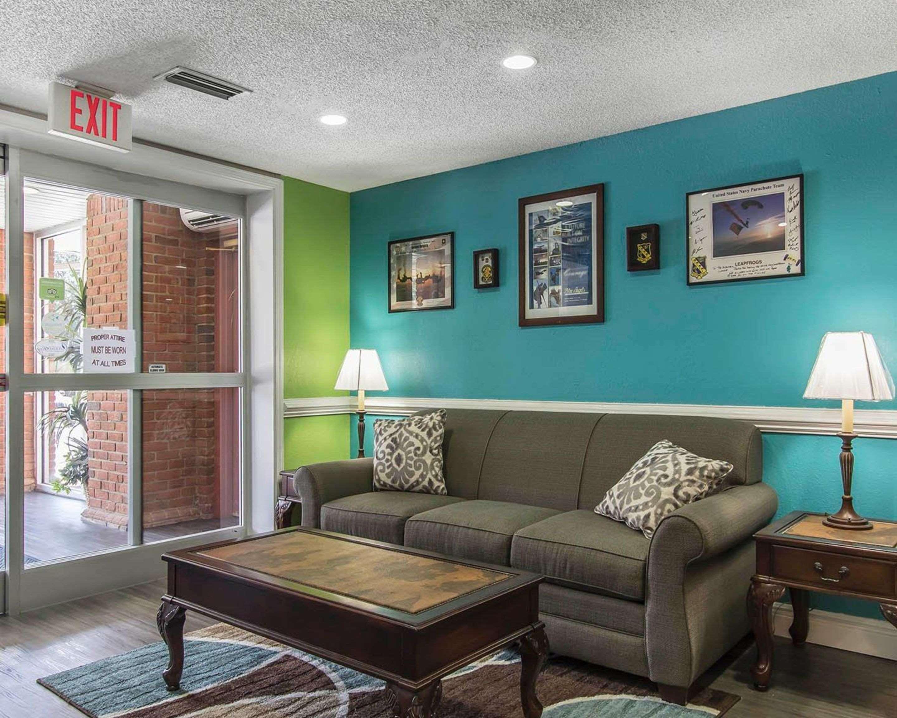 Warrington Suburban Extended Stay Hotel Naval Base Area מראה חיצוני תמונה