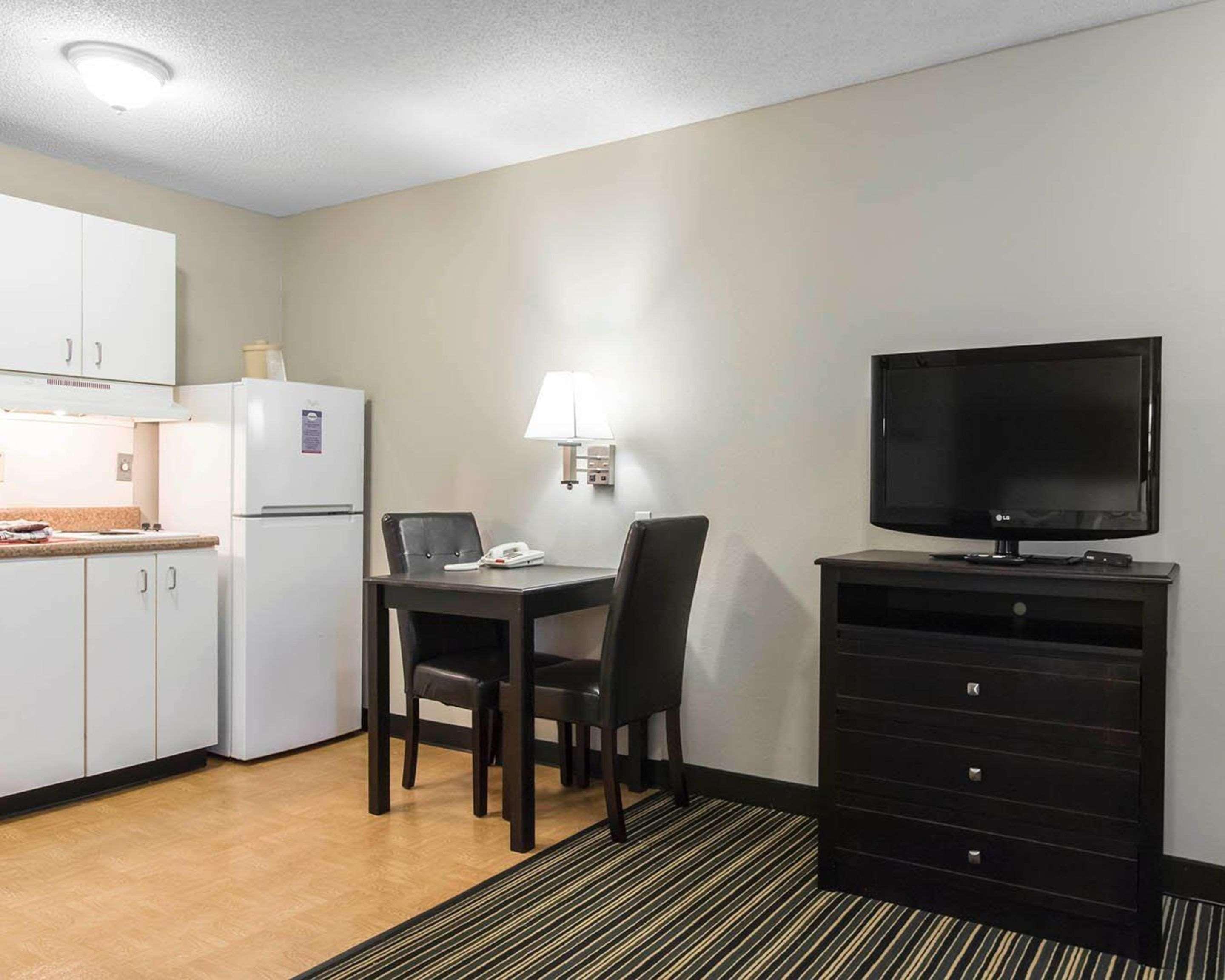 Warrington Suburban Extended Stay Hotel Naval Base Area מראה חיצוני תמונה
