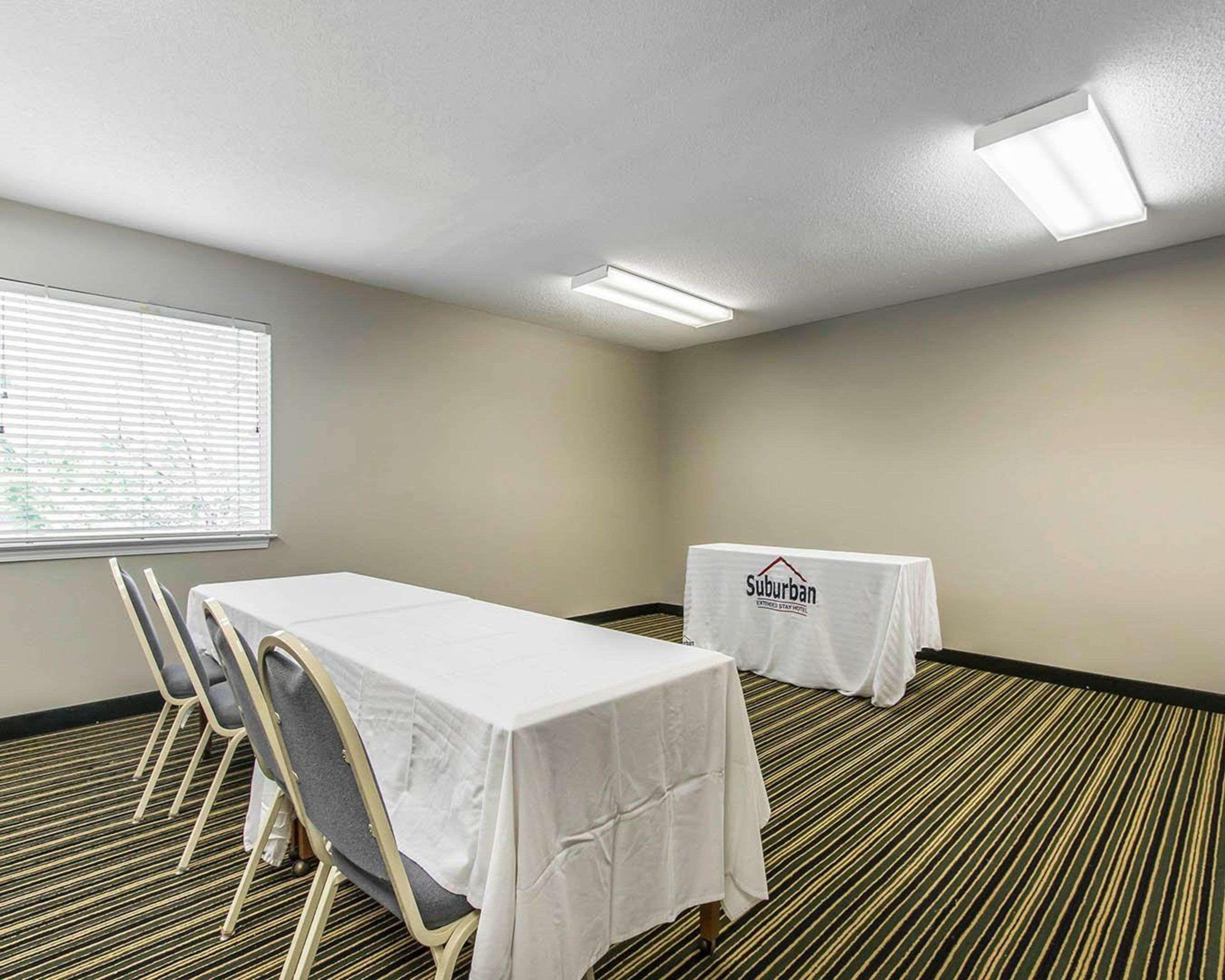 Warrington Suburban Extended Stay Hotel Naval Base Area מראה חיצוני תמונה