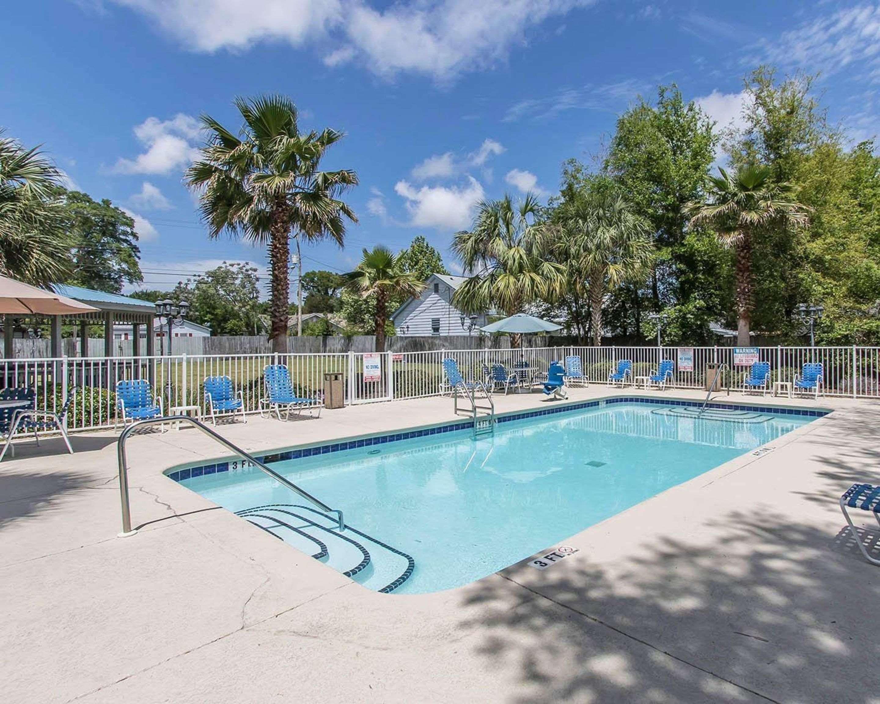Warrington Suburban Extended Stay Hotel Naval Base Area מראה חיצוני תמונה