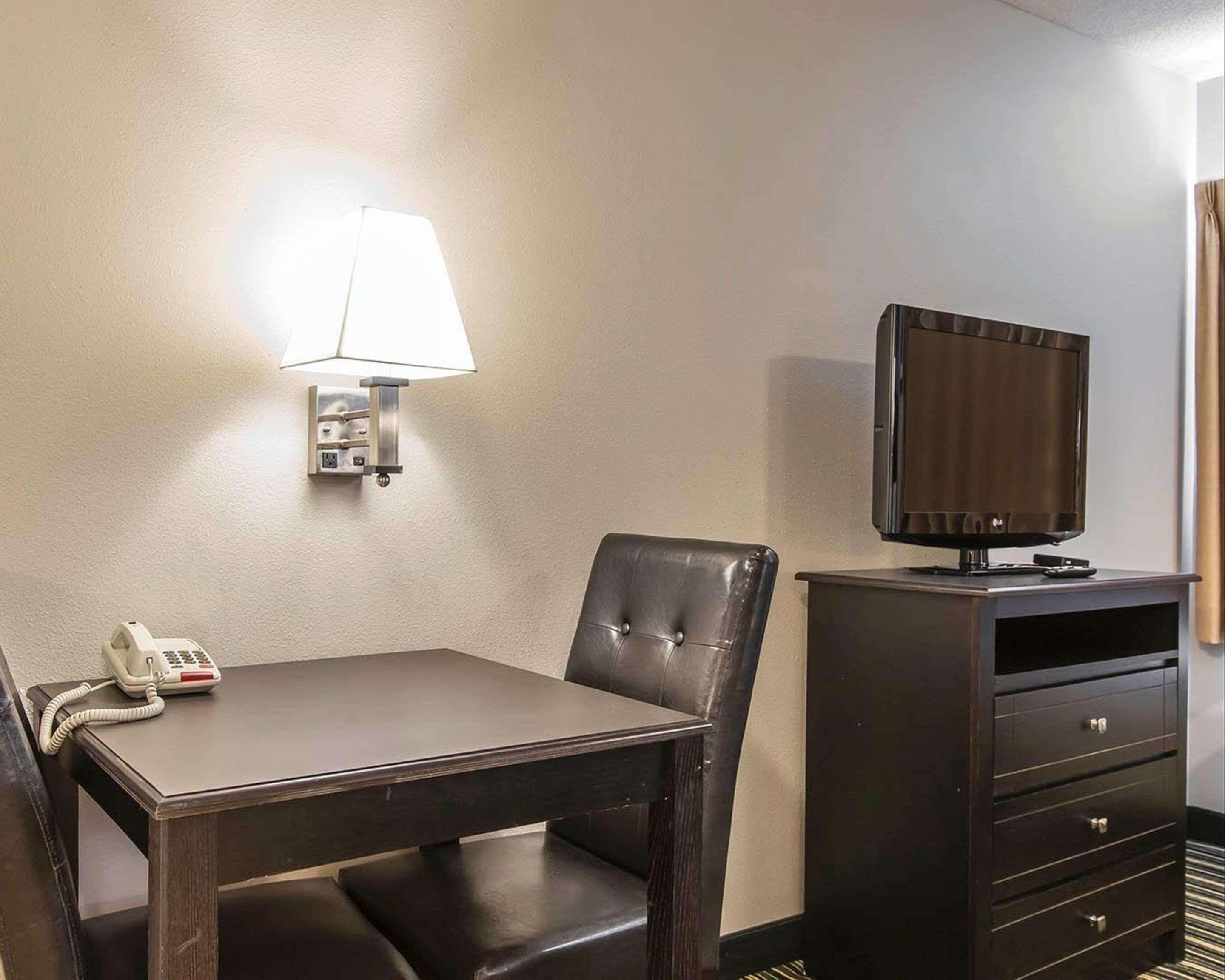 Warrington Suburban Extended Stay Hotel Naval Base Area מראה חיצוני תמונה