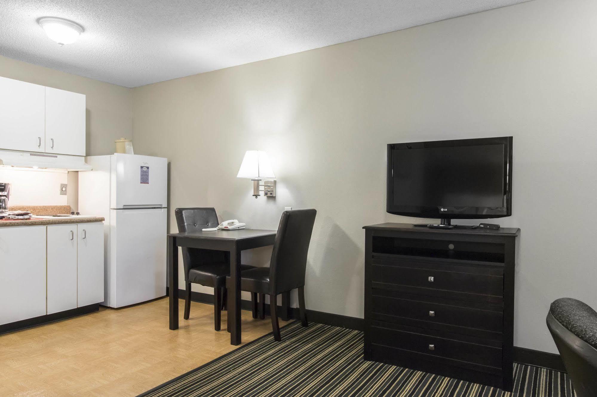 Warrington Suburban Extended Stay Hotel Naval Base Area מראה חיצוני תמונה